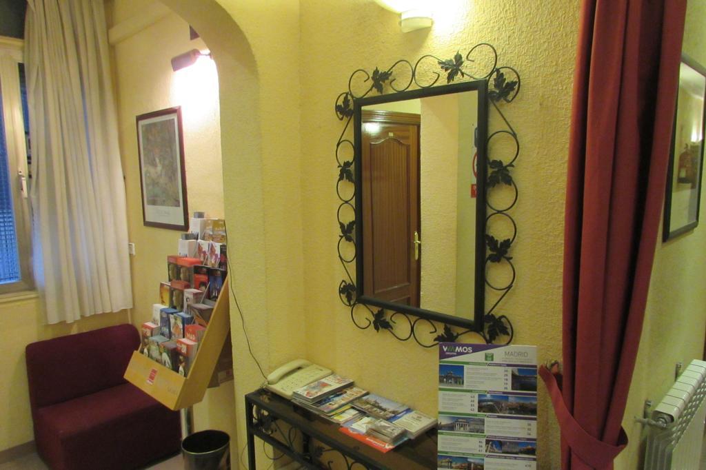 Hostal Prim Madrid Exterior photo